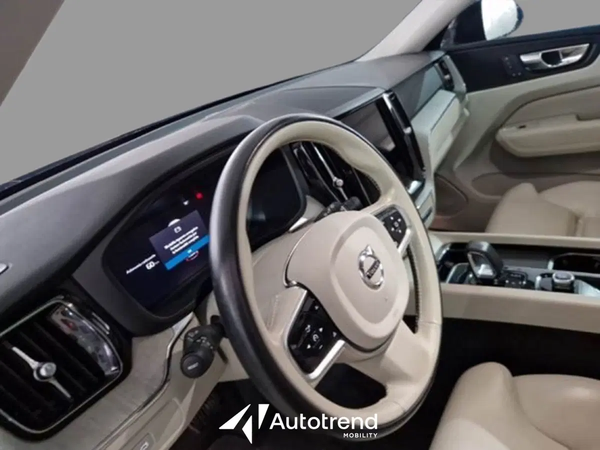 Volvo XC60 usata a Bari (19)