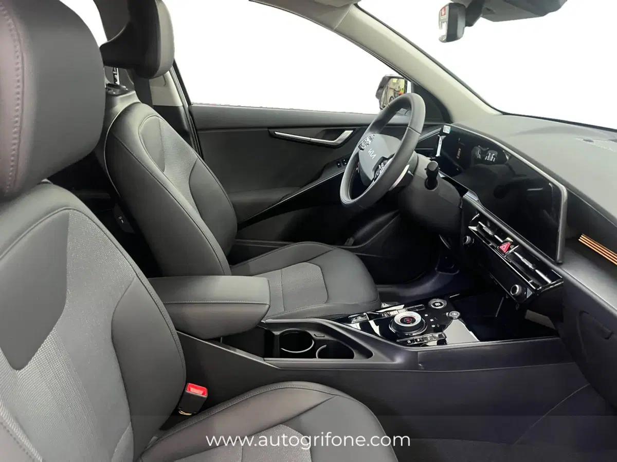 Kia Niro nuova a Modena (15)
