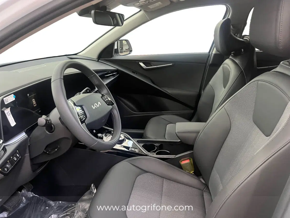 Kia Niro nuova a Modena (9)