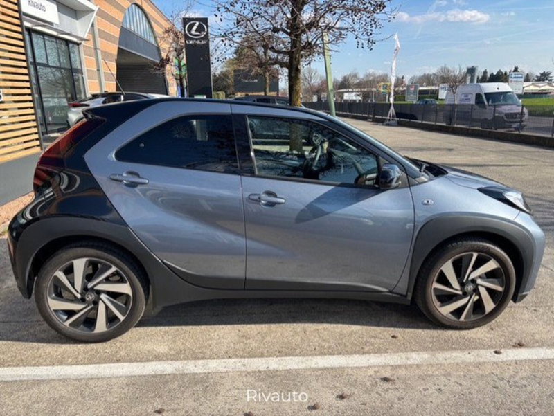 Toyota Aygo X usata a Como (12)