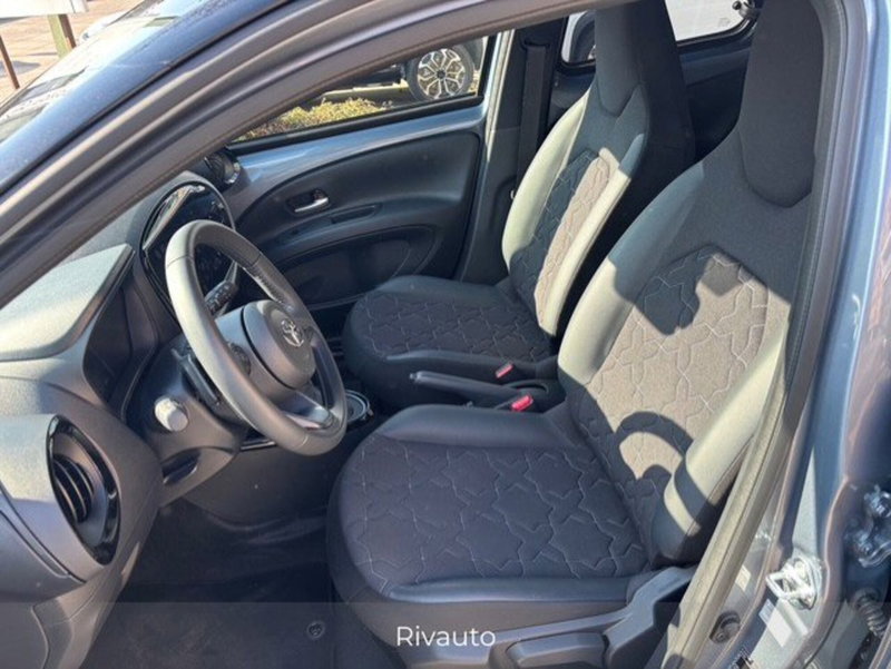 Toyota Aygo X usata a Como (8)