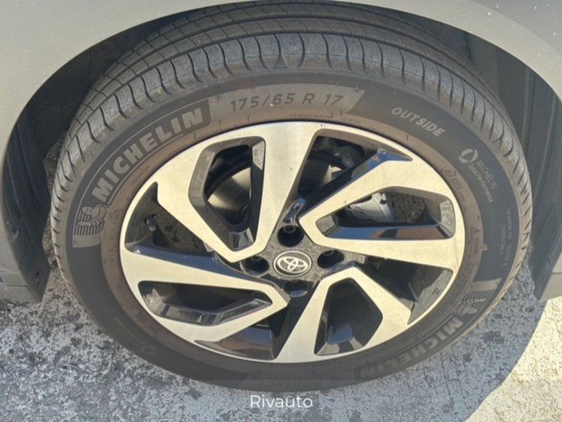 Toyota Aygo X usata a Como (11)