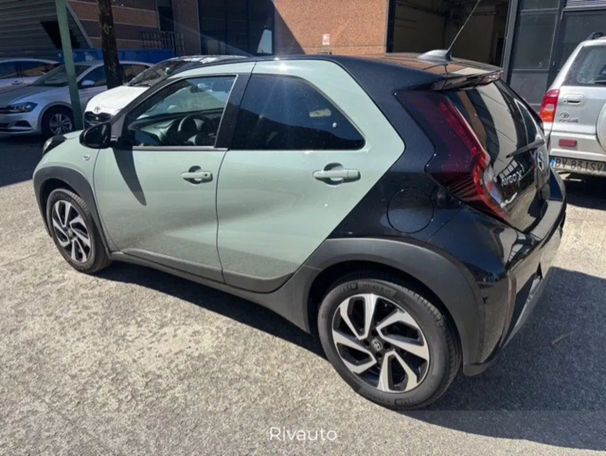 Toyota Aygo X usata a Como (12)