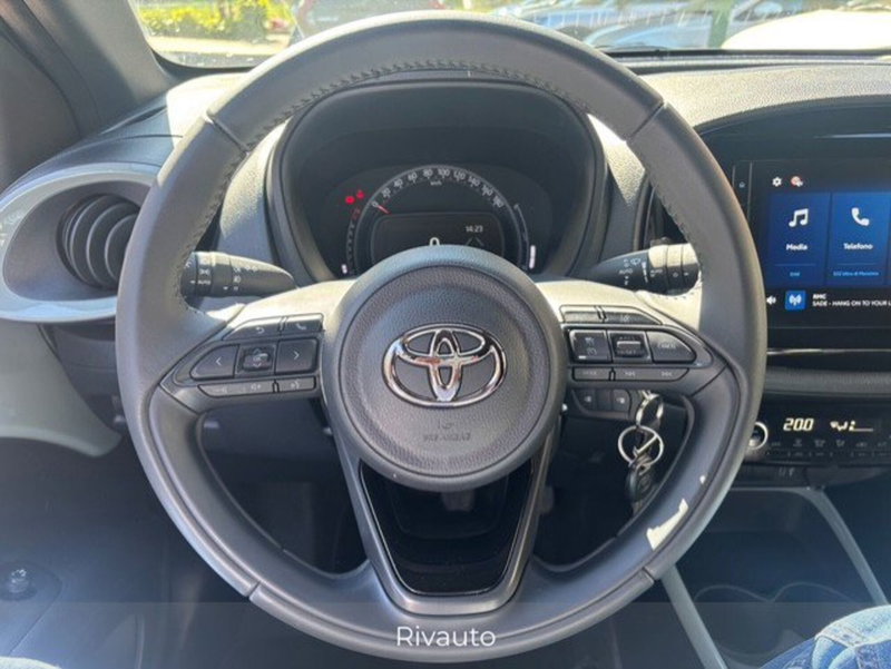 Toyota Aygo X usata a Como (6)