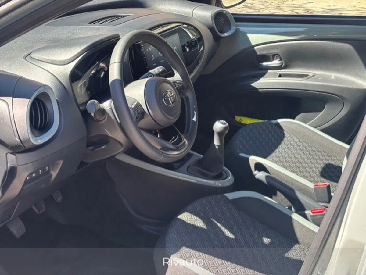 Toyota Aygo X usata a Como (7)