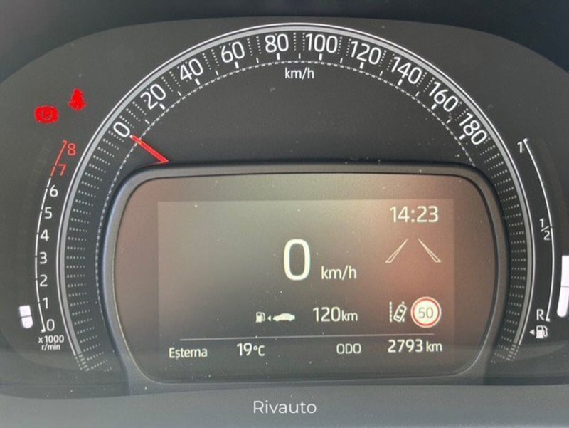 Toyota Aygo X usata a Como (9)