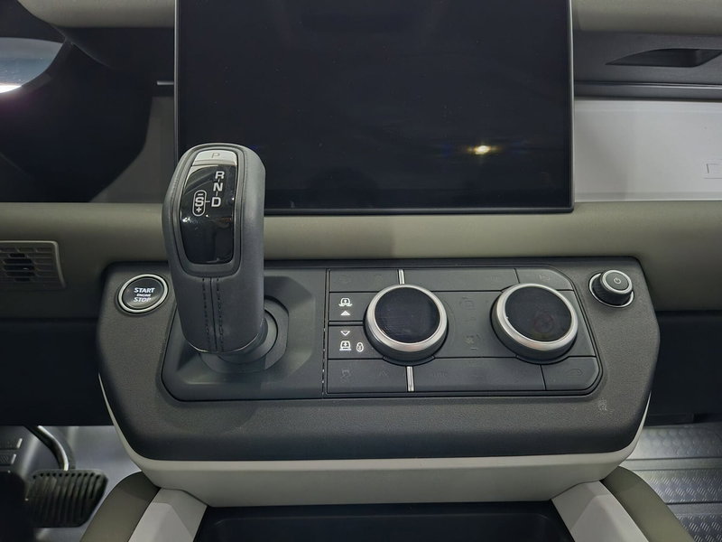 Land Rover Defender usata a Torino (10)