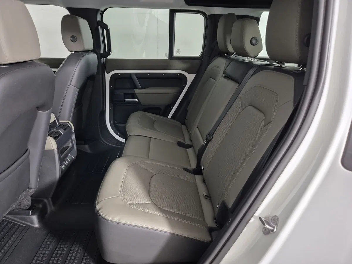 Land Rover Defender usata a Torino (5)