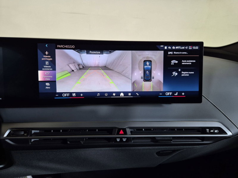 BMW iX usata a Torino (16)