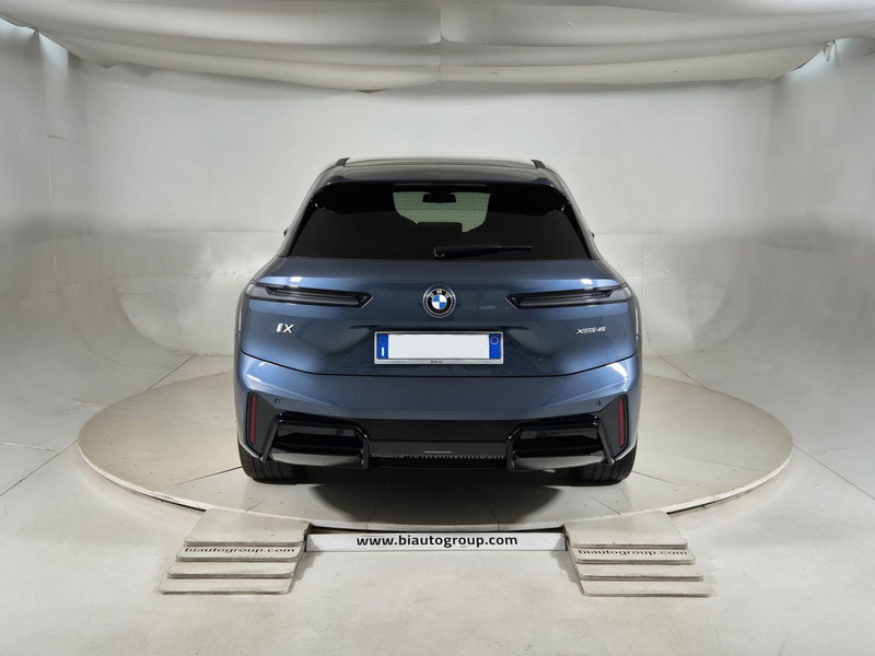 BMW iX usata a Torino (4)