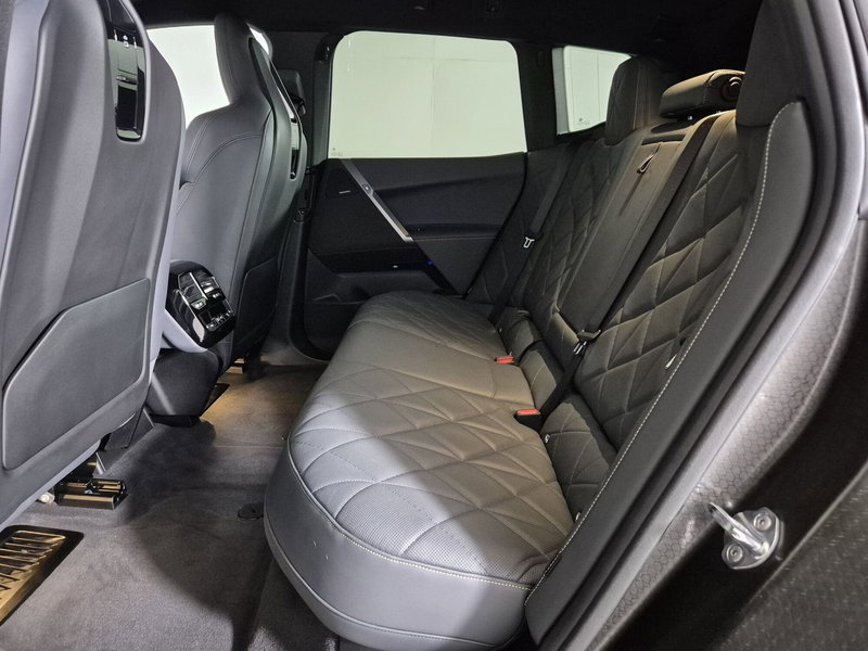 BMW iX usata a Torino (8)