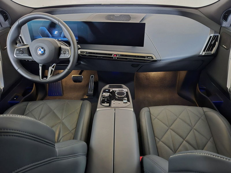 BMW iX usata a Torino (9)