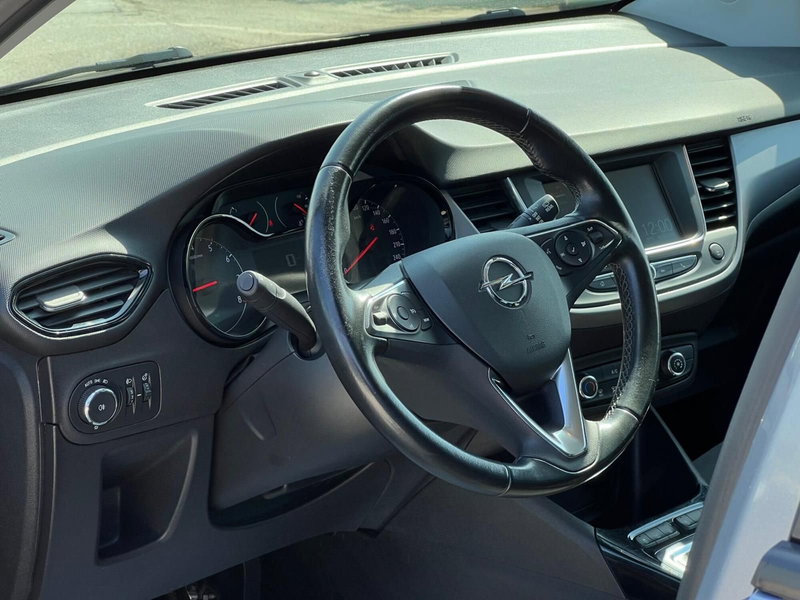 Opel Crossland usata a Matera (18)