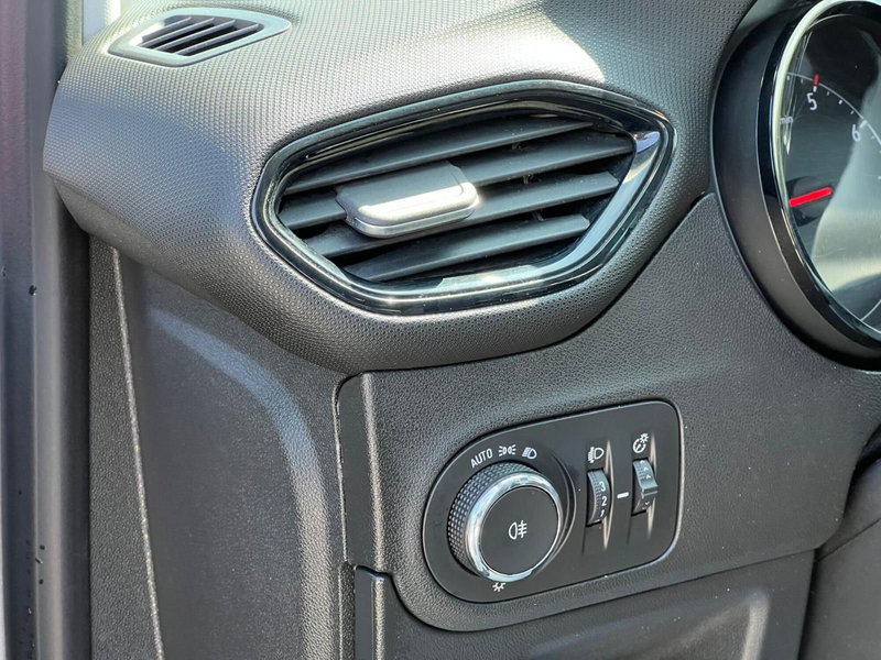 Opel Crossland usata a Matera (19)