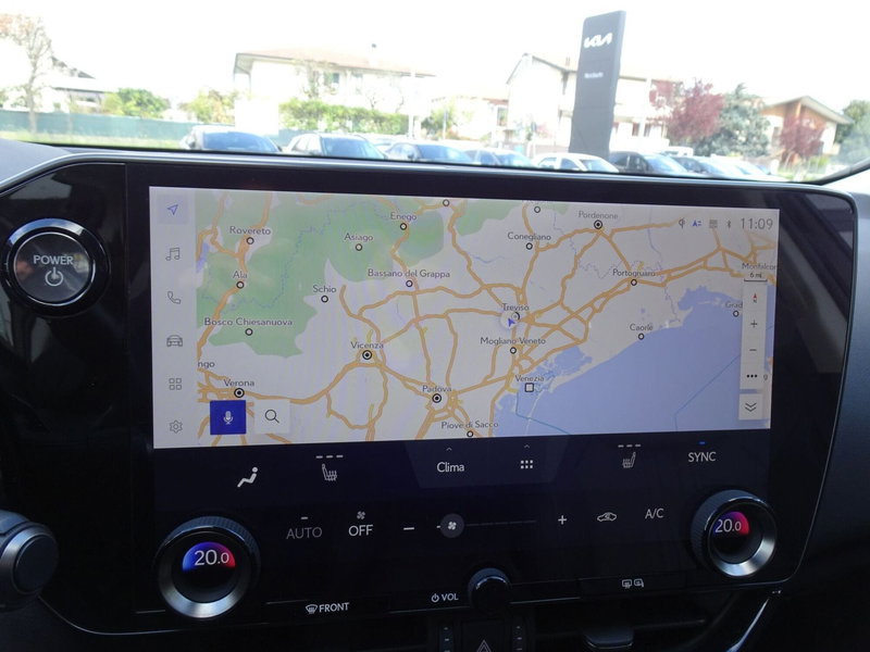 Lexus NX usata a Venezia (19)