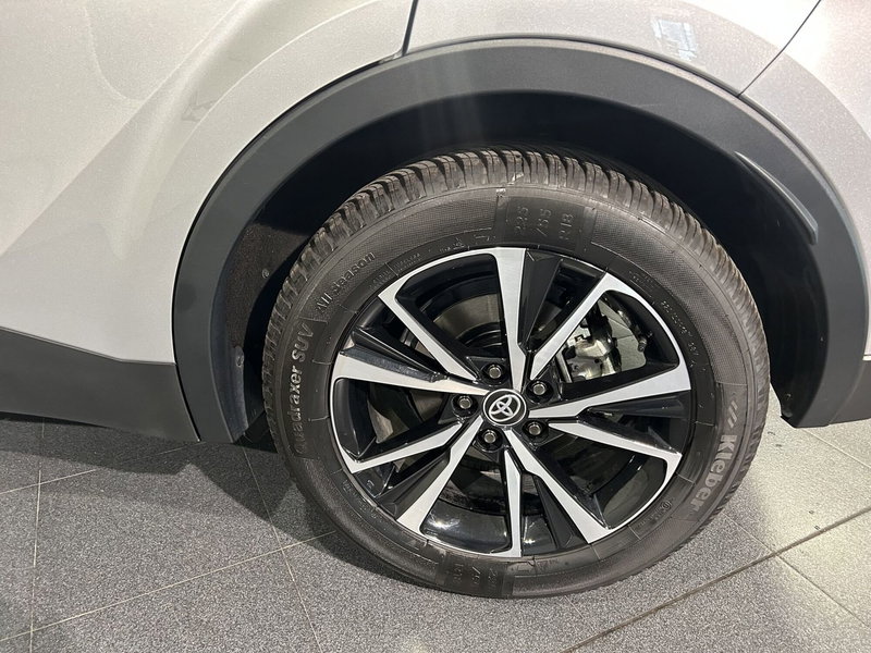 Toyota Toyota C-HR usata a Milano (7)