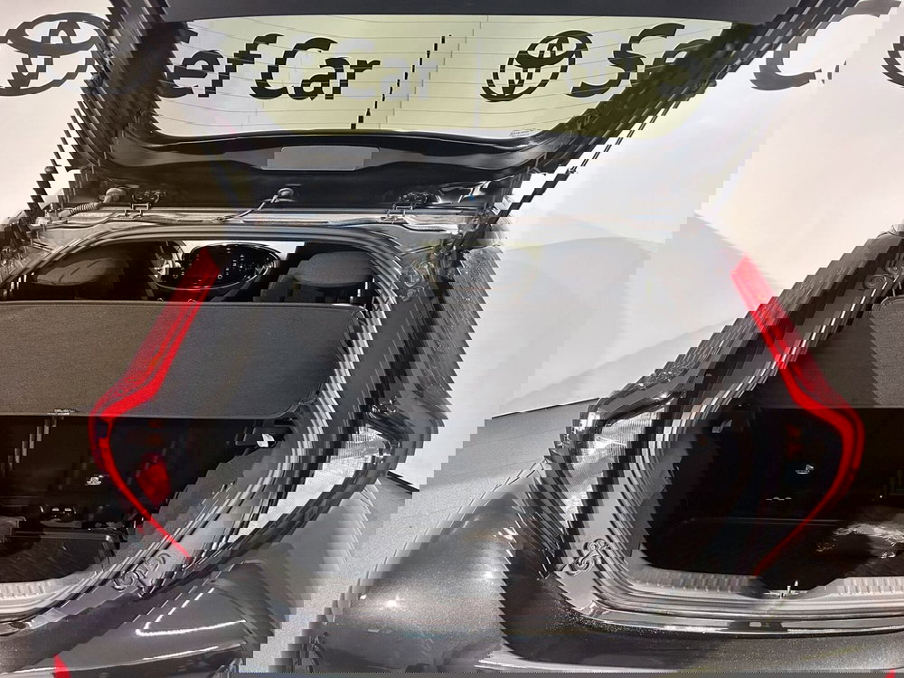 Toyota Aygo X usata a Milano (11)