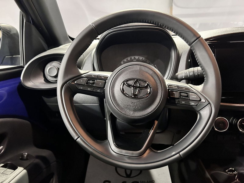 Toyota Aygo X usata a Milano (8)