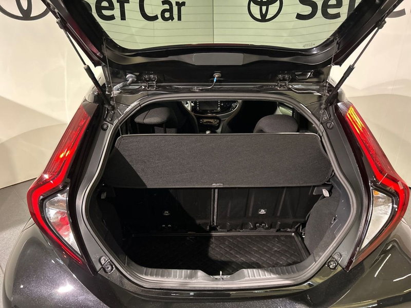 Toyota Aygo X usata a Milano (9)