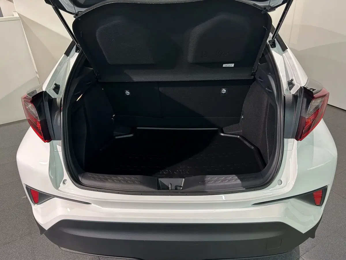 Toyota Toyota C-HR usata a Milano (10)