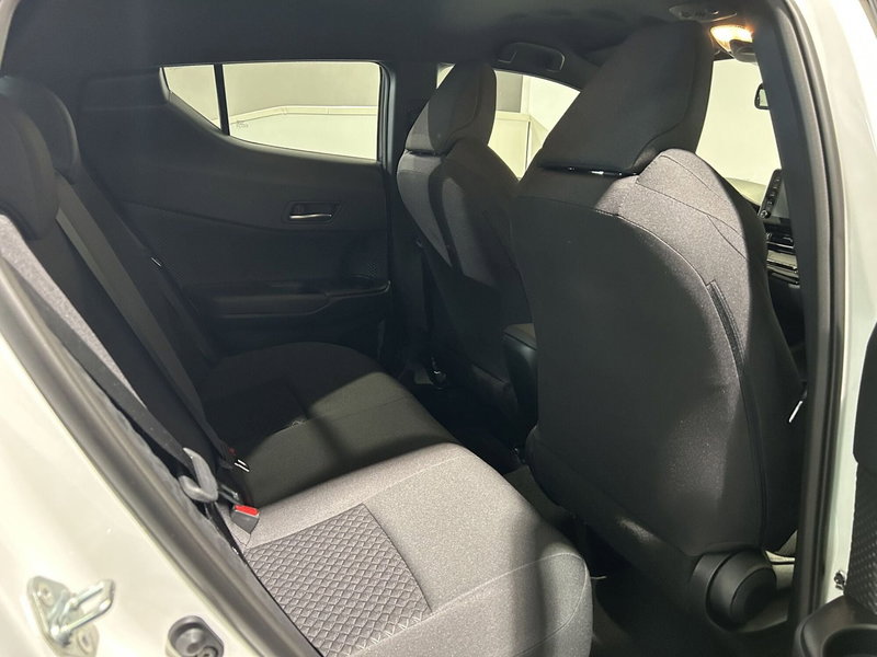 Toyota Toyota C-HR usata a Milano (12)