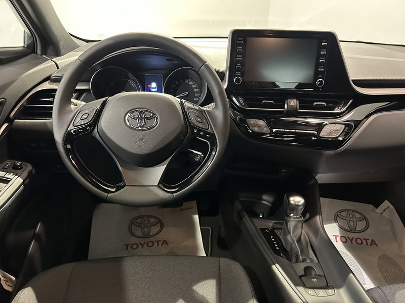 Toyota Toyota C-HR usata a Milano (8)