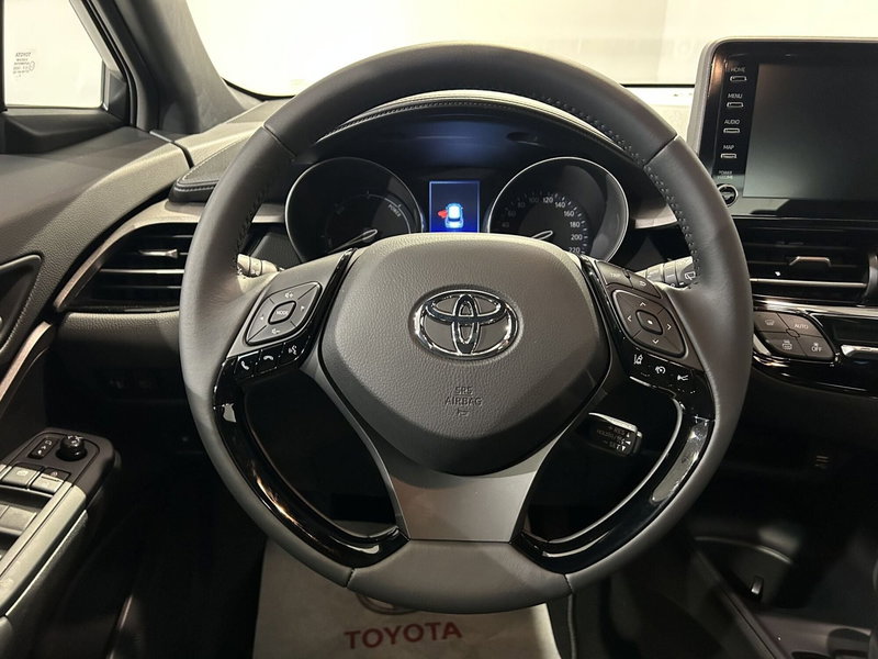 Toyota Toyota C-HR usata a Milano (9)