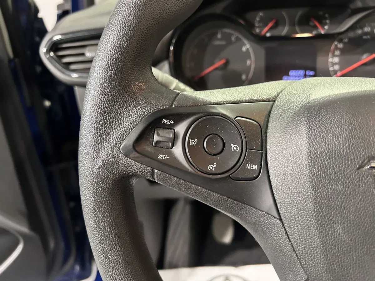 Opel Crossland X usata a Milano (15)