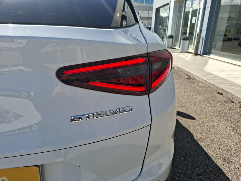 Alfa Romeo Stelvio usata a Ancona (10)