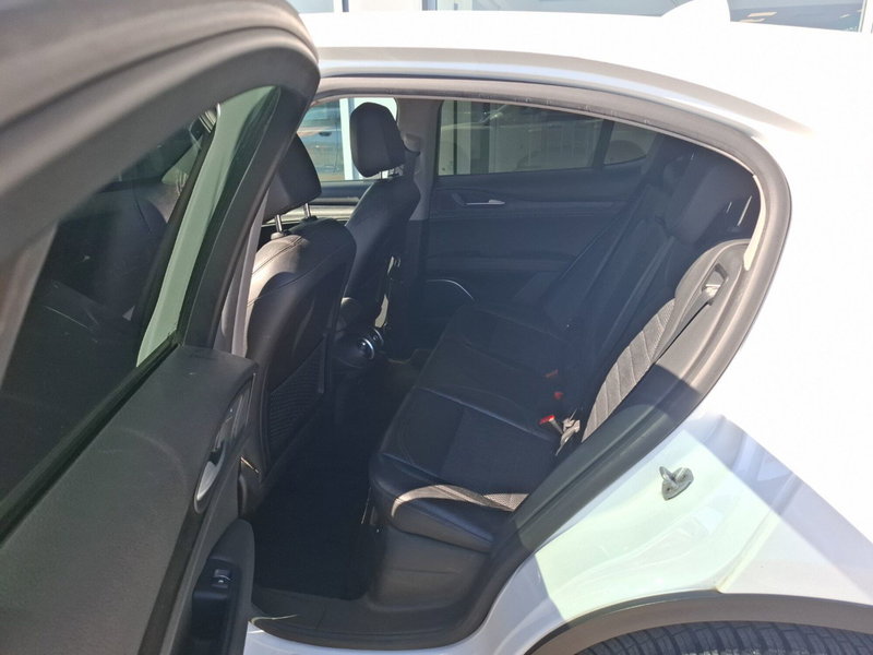 Alfa Romeo Stelvio usata a Ancona (19)