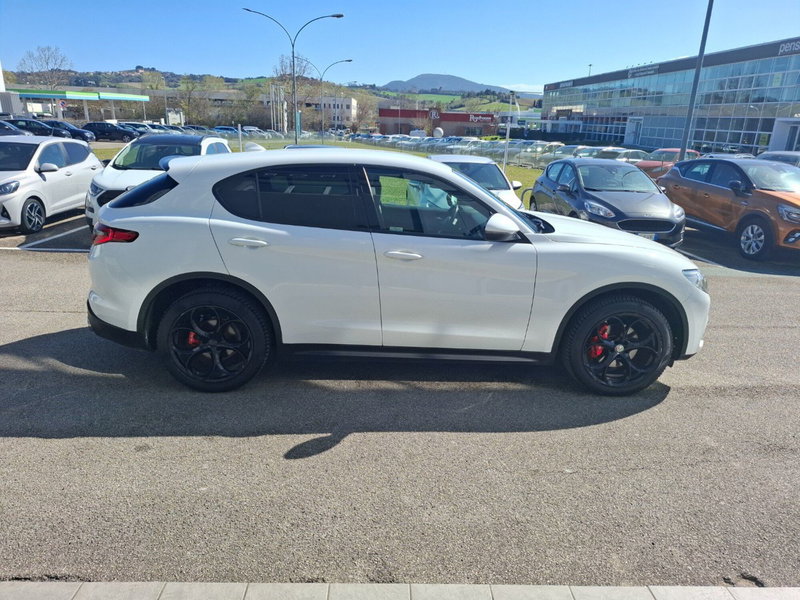 Alfa Romeo Stelvio usata a Ancona (6)