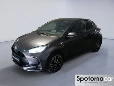 Toyota Yaris 1.5 Hybrid 5 porte Lounge del 2020 usata a Milano