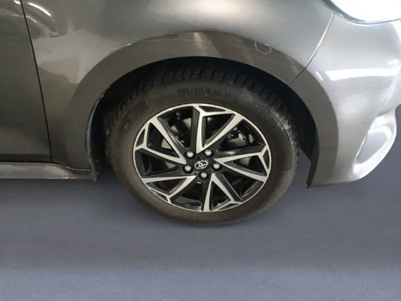 Toyota Yaris usata a Milano (10)