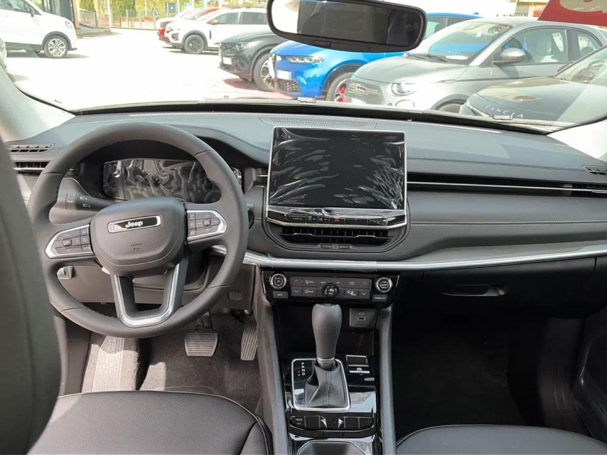 Jeep Compass nuova a Campobasso (18)