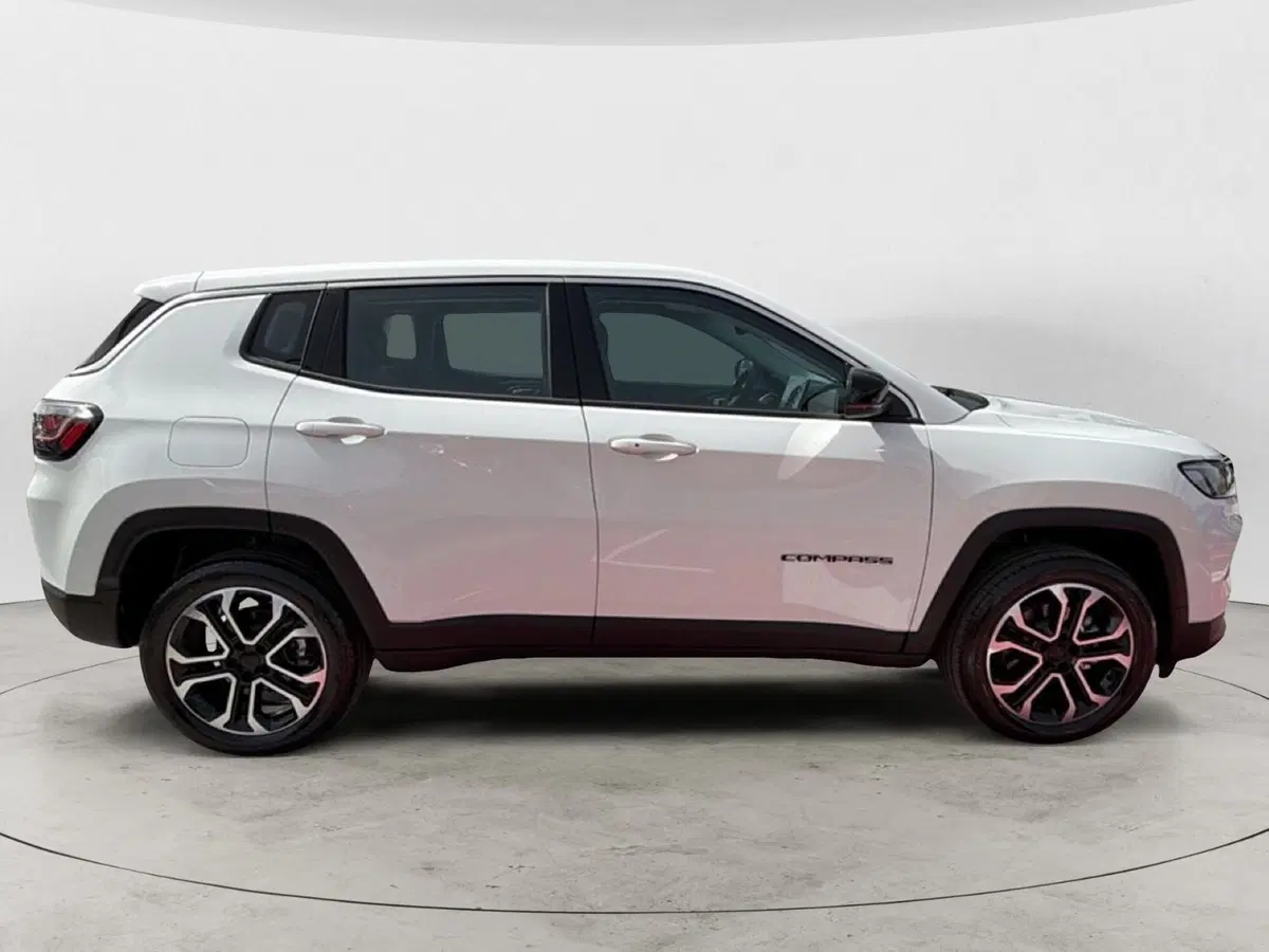 Jeep Compass nuova a Campobasso (7)