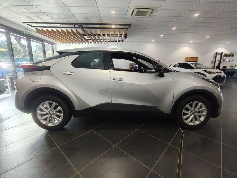 Toyota Toyota C-HR nuova a Frosinone (13)