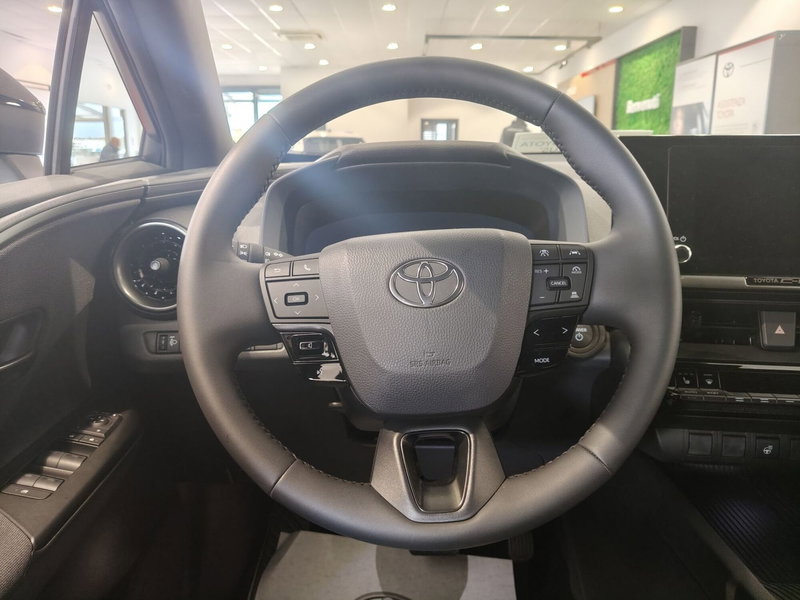 Toyota Toyota C-HR nuova a Frosinone (7)