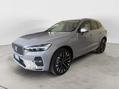 Volvo XC60 T6 Recharge AWD Plug-in Hybrid aut. Ultimate Bright del 2026 usata a Parma