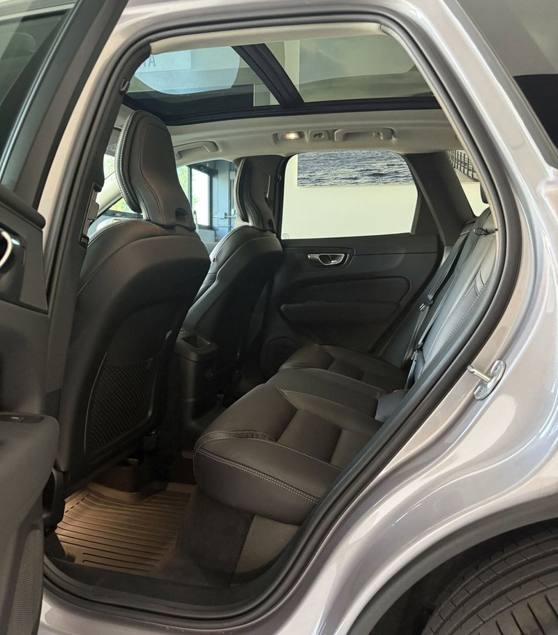 Volvo XC60 usata a Parma (6)