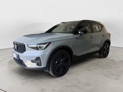 Volvo XC40 2.0 b3 Ultra Black Edition auto del 2026 usata a Parma