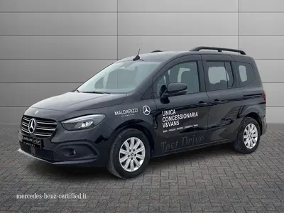 Mercedes-Benz Classe B 180 d Premium del 2025 usata a Bari