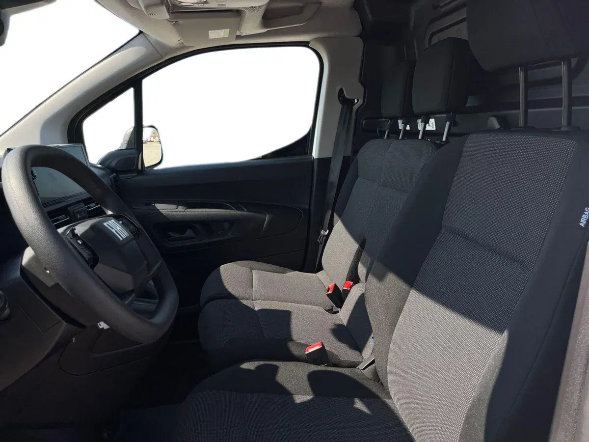 Fiat Doblò Furgone nuova a Bari (7)