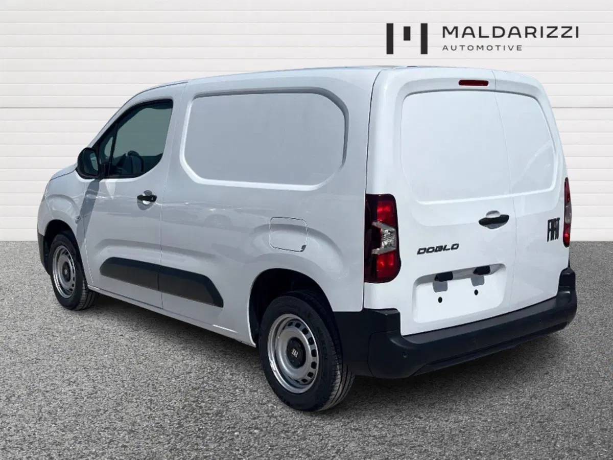 Fiat Doblò Furgone nuova a Bari (4)