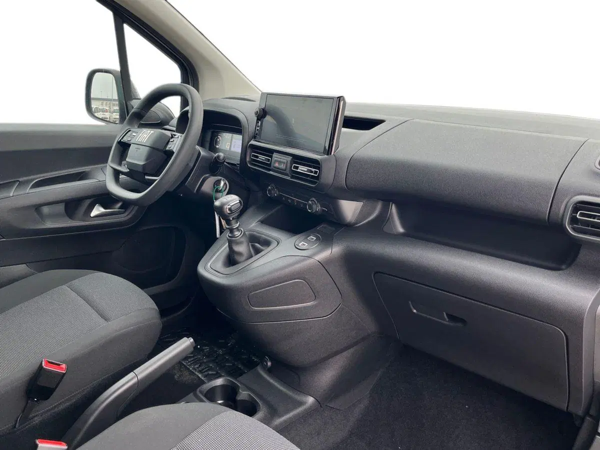Fiat Doblò Furgone nuova a Bari (9)