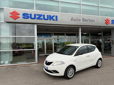 Lancia Ypsilon 1.2 69 CV 5 porte Silver del 2016 usata a Creazzo