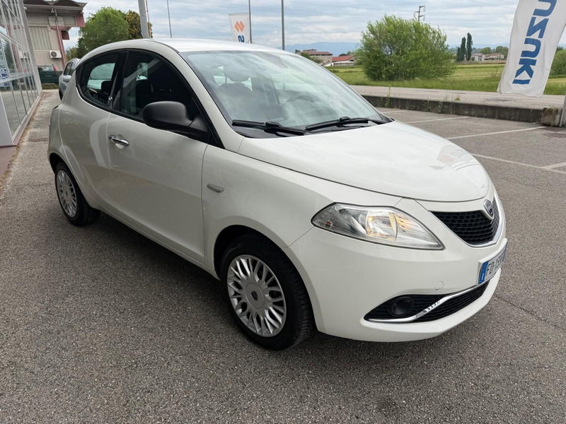 Lancia Ypsilon usata a Vicenza (3)