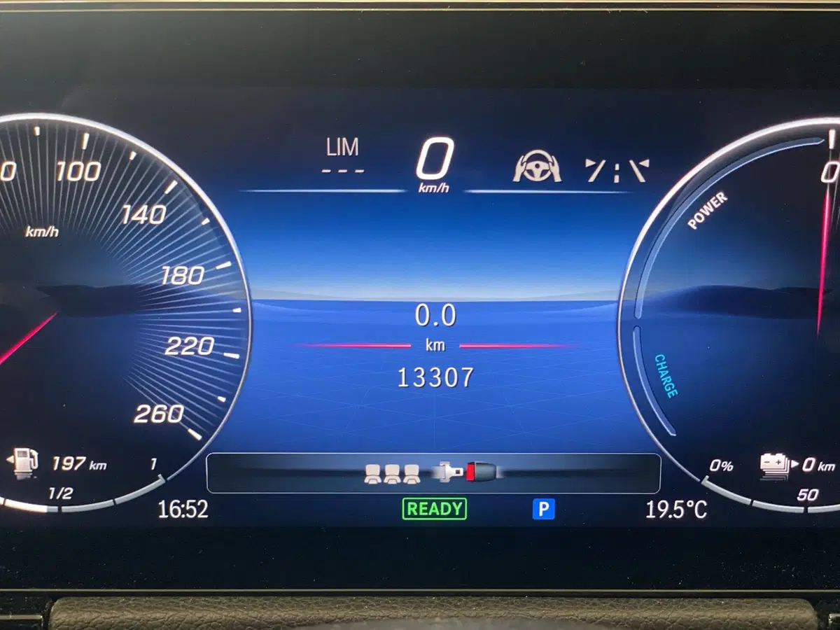 Mercedes-Benz GLA SUV usata a Napoli (10)