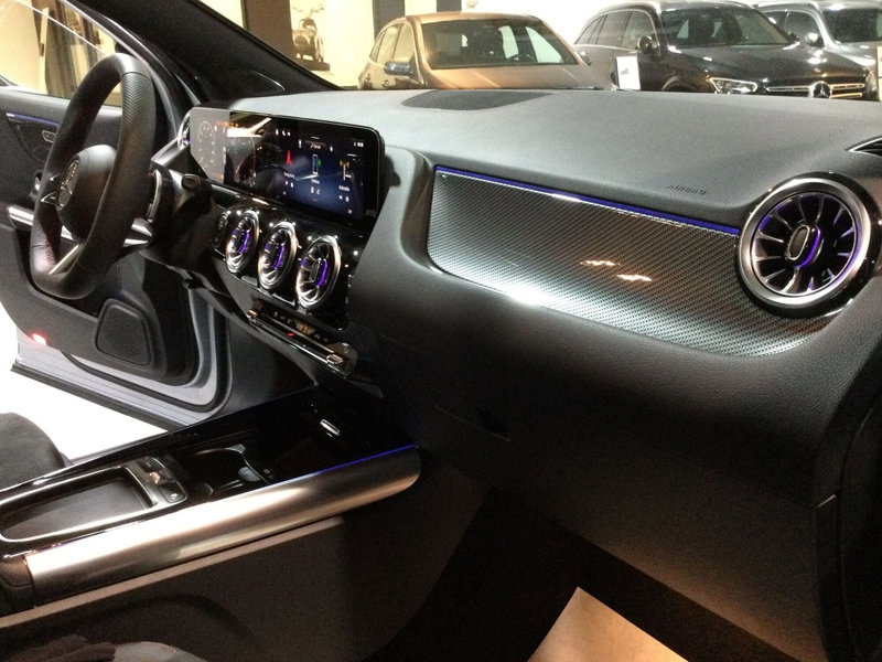 Mercedes-Benz GLA SUV usata a Caserta (11)