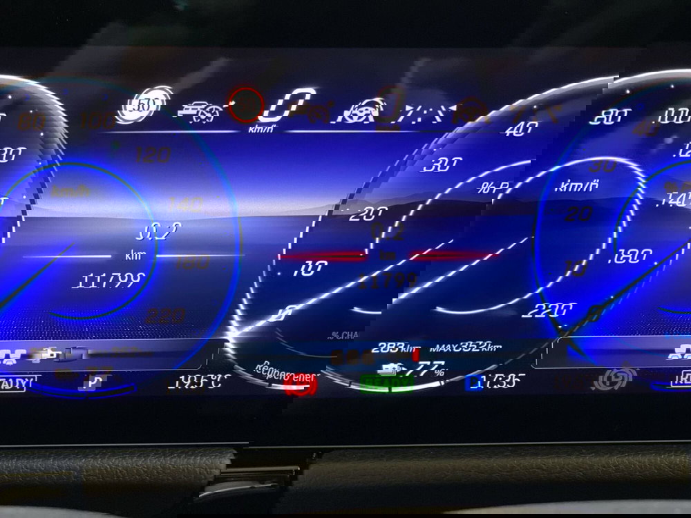Mercedes-Benz EQA usata a Napoli (9)