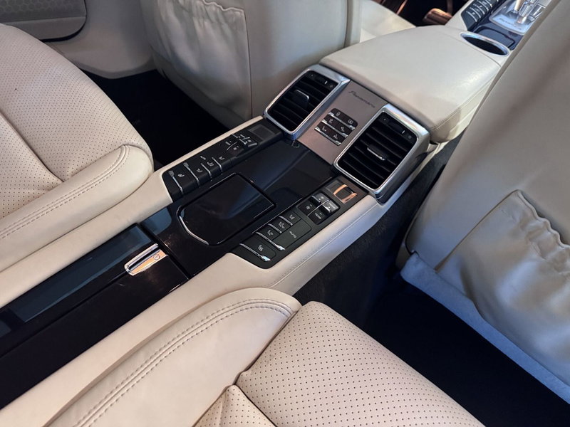 Porsche Panamera usata a Messina (12)